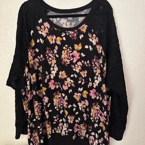 Torrid lace sleeve raglan sweatshirt NWOT size 4